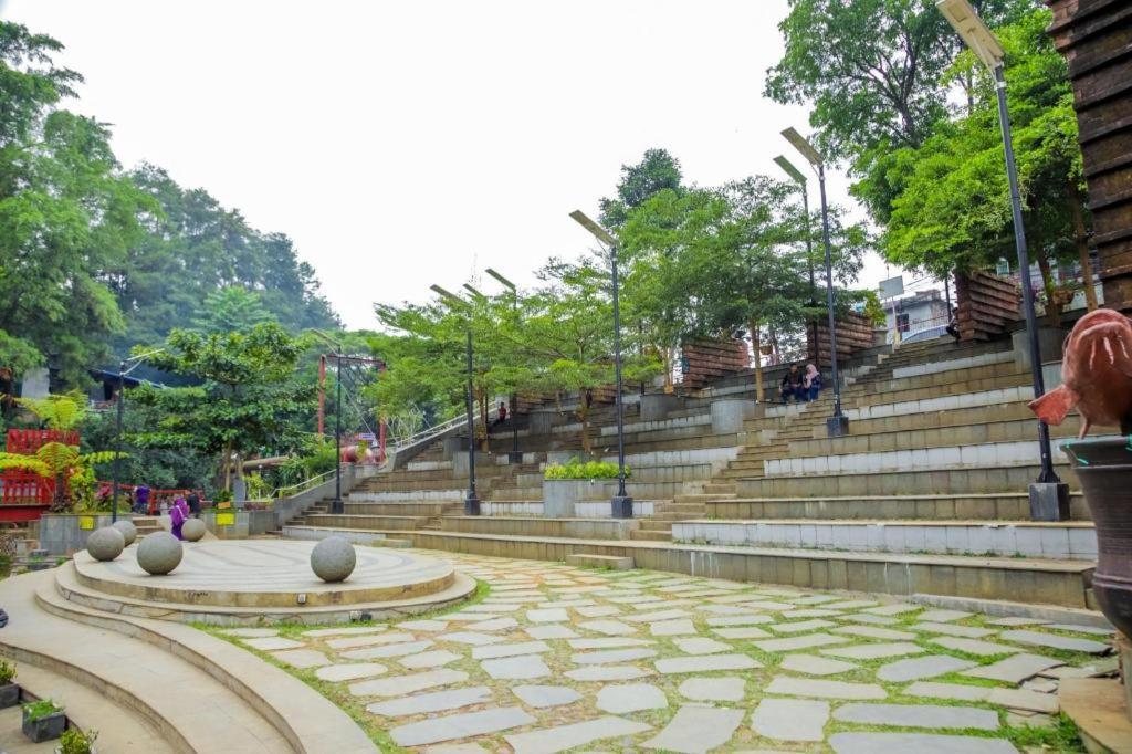 Hotel Pondokan Tjiburial Cimenyan Esterno foto